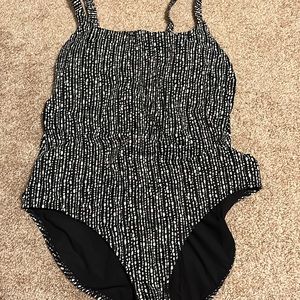 Athleta Hermosillo one piece swimsuit